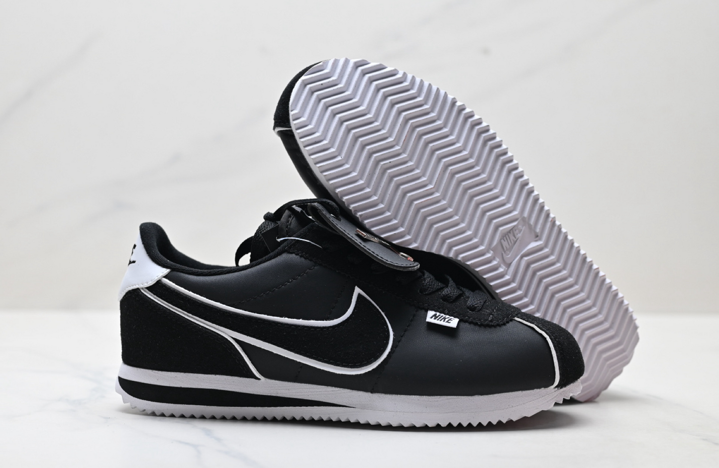Retro Low-Top Lightweight Classic Running Sneakers