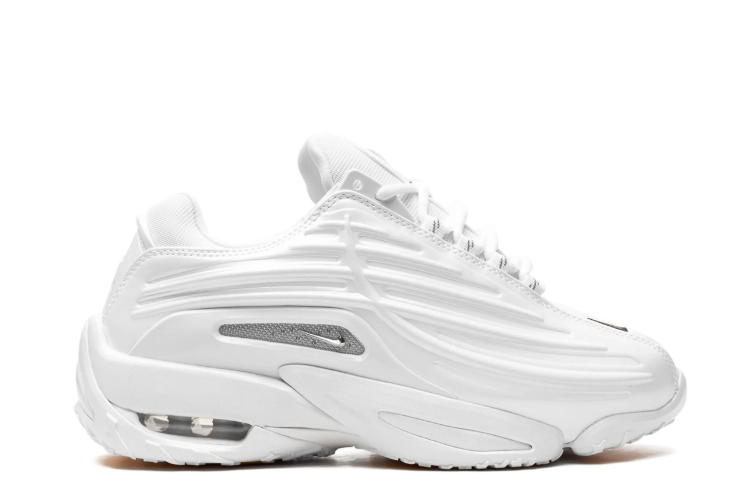 Solid color Sneakers With Clean Lines