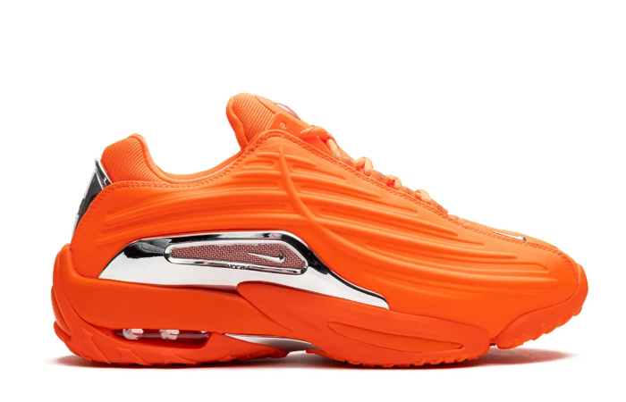 Solid color Sneakers With Clean Lines