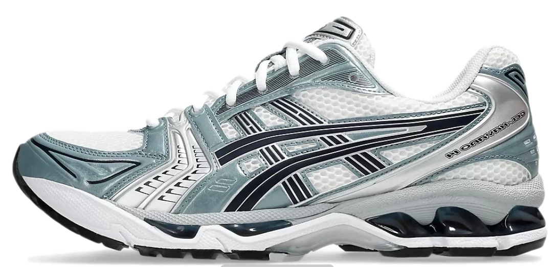 Lightweight and breathable athletic shoes