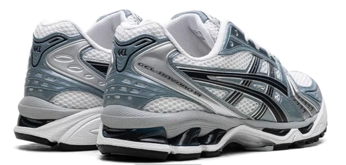 Lightweight and breathable athletic shoes