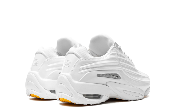 Solid color Sneakers With Clean Lines