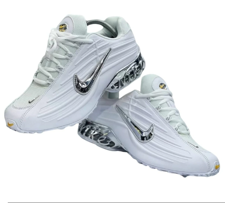Solid Color Air-Cushioned Sneakers