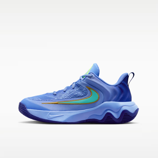 Air-Cushioned Sneakers With a Streamlined Heel Design For Enhanced Traction.